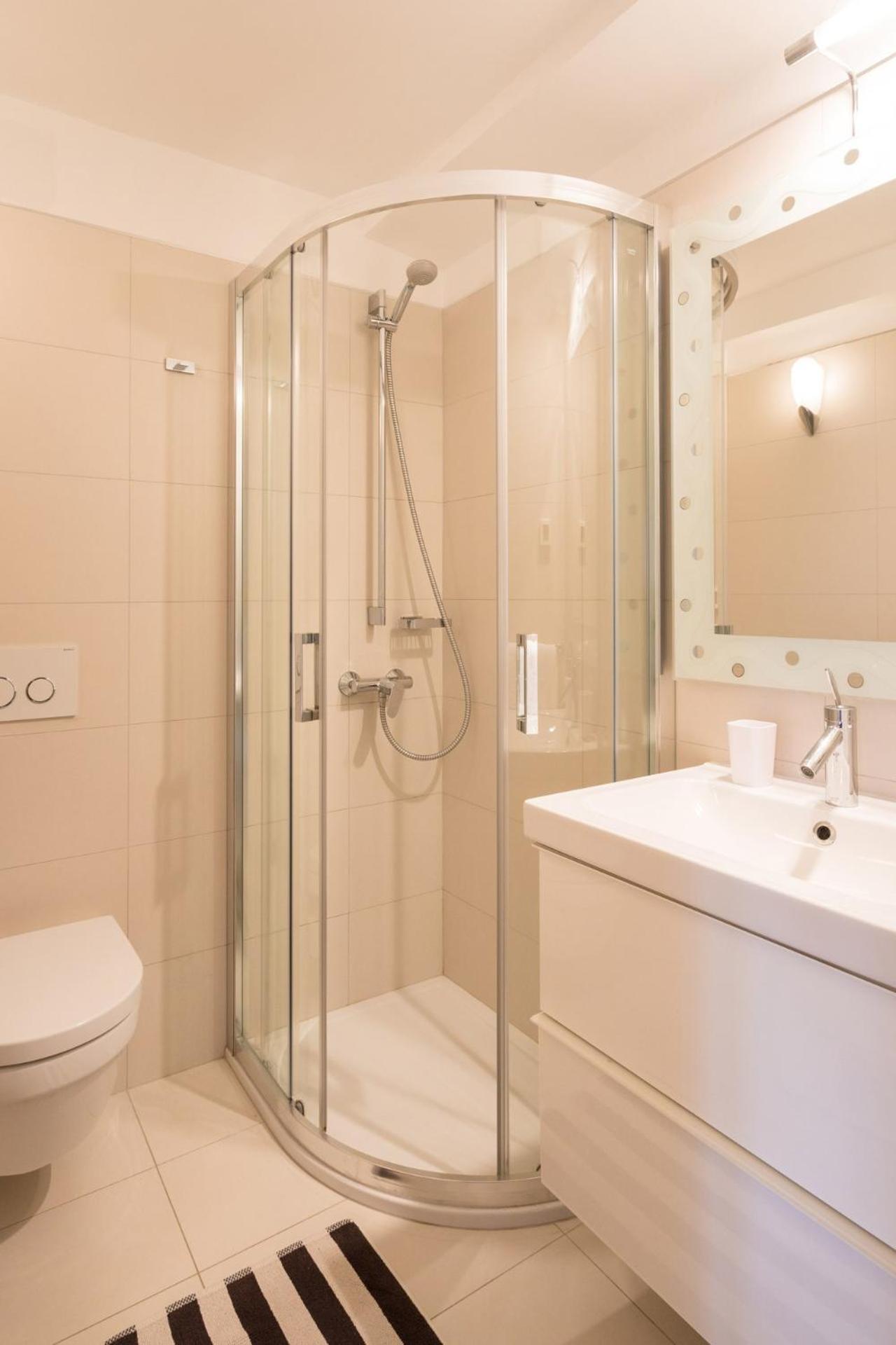 Villa Elegant Lozica 4 Bedrooms Palazio Seafront Beautiful Infinity Pool *