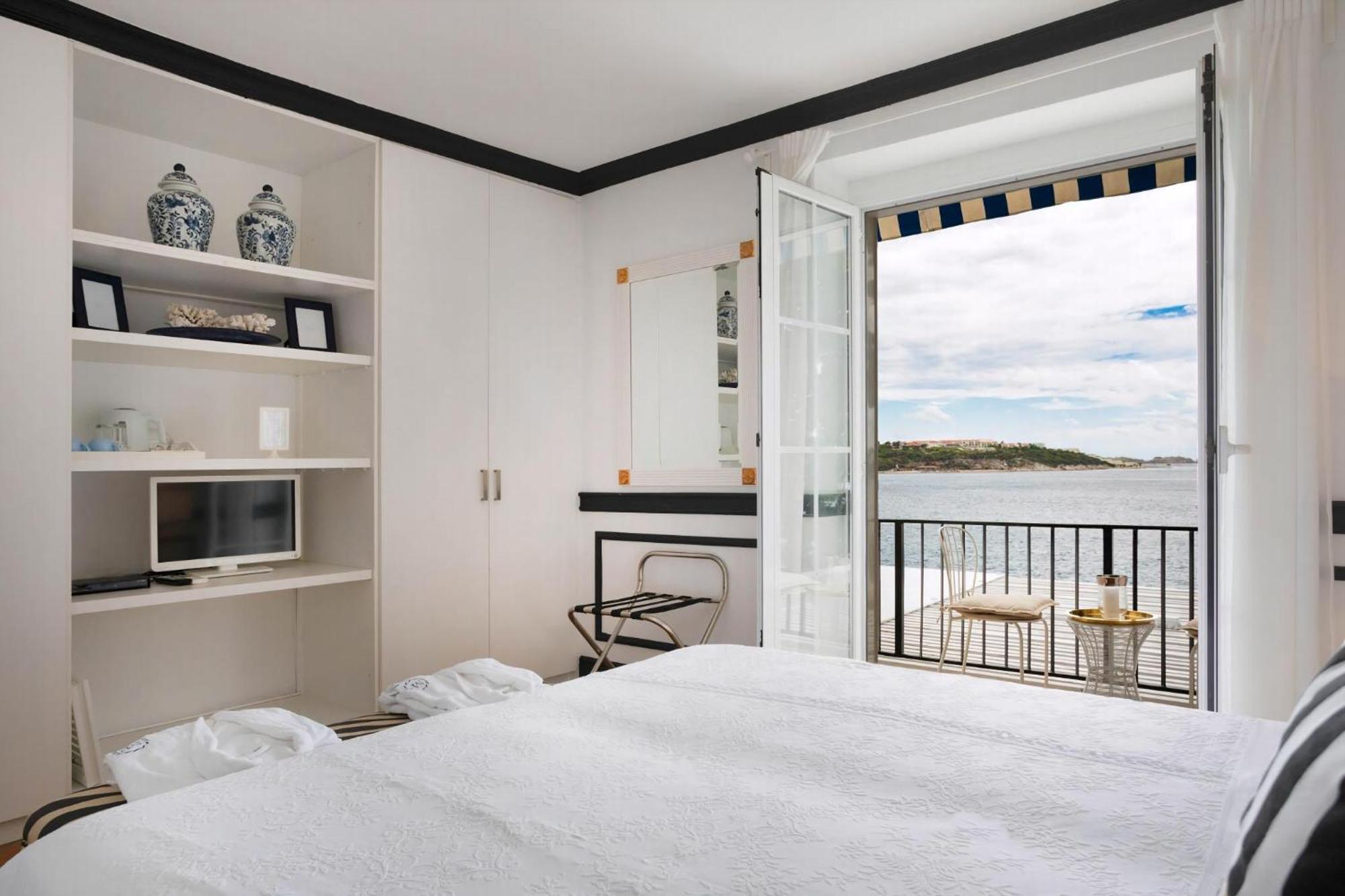 Elegant Lozica 4 Bedrooms Palazio Seafront Beautiful Infinity Pool